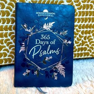 ✨NWT 365 Days of Psalms Morning & Evening Devotional💙